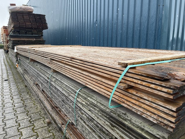 Ca. 71x douglas halfhoutsrabat, 18x130mm, lengte 500cm - afbeelding 2 van  3