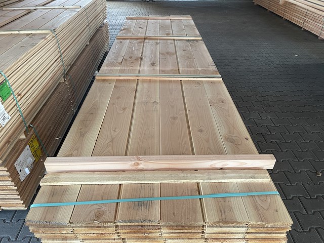 Ca. 72x douglas veer en groef, 18x185mm, lengte 400cm - afbeelding 1 van  3