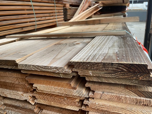 Ca. 72x douglas wisselsponning, 18x190mm, lengte 500cm - afbeelding 1 van  3