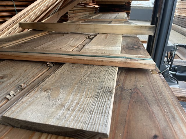 Ca. 72x douglas wisselsponning, 18x190mm, lengte 500cm - afbeelding 1 van  3