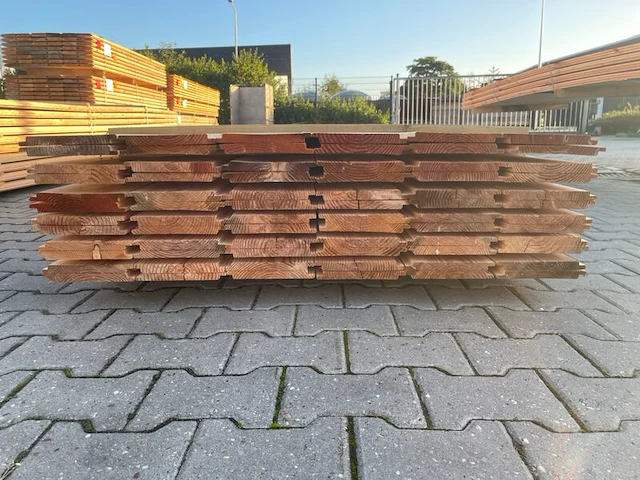 Ca. 72x douglas wisselsponning/halfhoutsrabat, 18x190mm, lengte 500cm - afbeelding 2 van  3