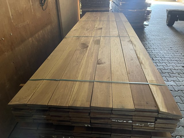 Ca. 72x guyana ipé country garde planken geschaafd, 18x140mm, lengte 400cm - afbeelding 1 van  3