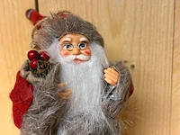 Ca. 72x kerstman beeldje - zittend - afbeelding 3 van  3