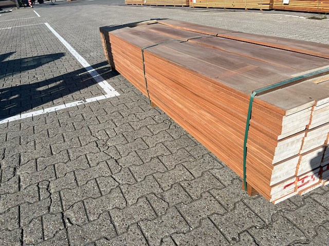 Ca. 72x louro vermehlo planken geschaafd, 21x145mm, lengte 185cm - afbeelding 2 van  4