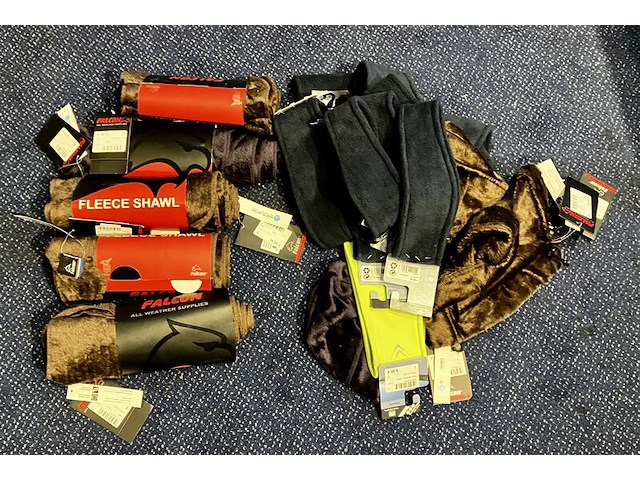 Ca. 72x luxe fleece sjaals + hoofdbanden + handschoenen en mutsen, falcon, rucanor en overige - afbeelding 2 van  4