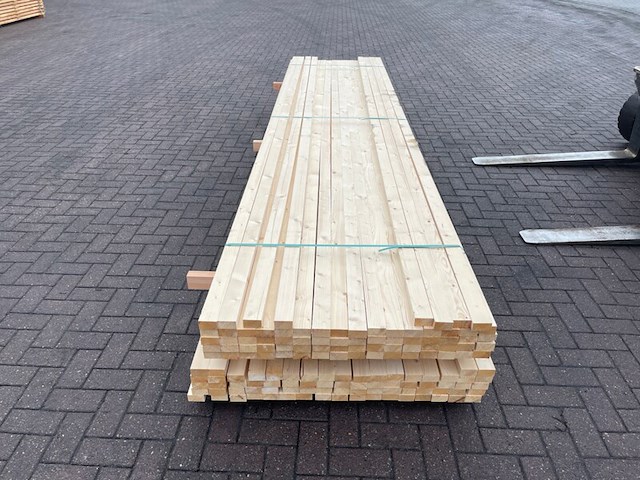 Ca. 72x vuren latten geschaafd, 32x58mm, lengte 420cm - afbeelding 1 van  4