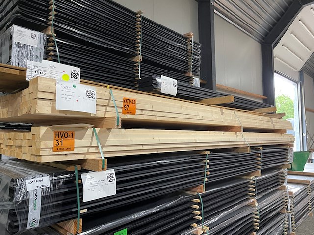 Ca. 72x vuren latten geschaafd, 32x58mm, lengte 420cm - afbeelding 4 van  4
