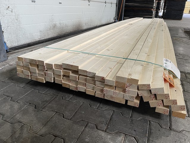 Ca. 72x vuren latten geschaafd, 32x58mm, lengte 540cm - afbeelding 3 van  3