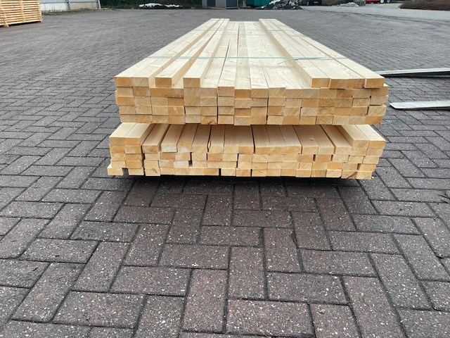 Ca. 72x vuren regels geschaafd, 32x58mm, lengte 420cm - afbeelding 3 van  4