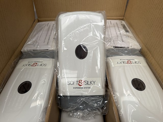 Ca. 72x zeepdispenser 800/1100 ml soft & silky, deluxe - afbeelding 1 van  5