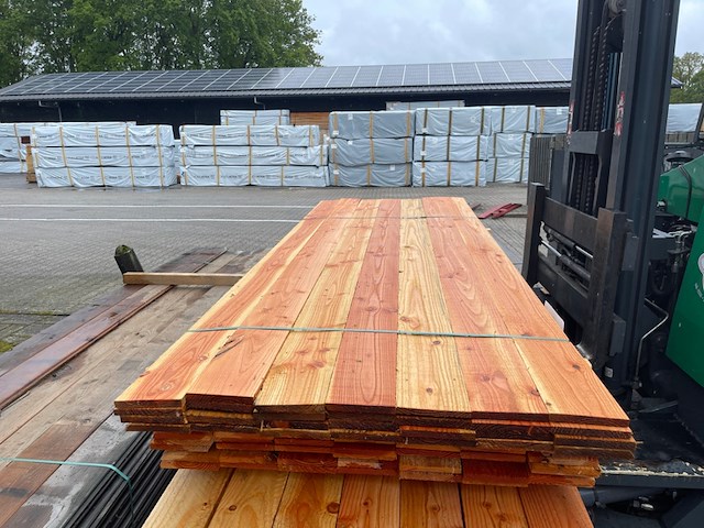 Ca. 73x douglas planken fijnbezaagd, 18x150mm, lengte 28/300cm, 43/400cm, 16/500cm - afbeelding 1 van  3