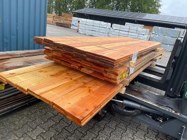 Ca. 73x douglas planken fijnbezaagd, 18x150mm, lengte 28/300cm, 43/400cm, 16/500cm - afbeelding 2 van  3