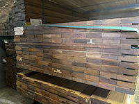Ca. 73x guyana ipé planken geschaafd, 25x90mm, lengte 305cm - afbeelding 2 van  3