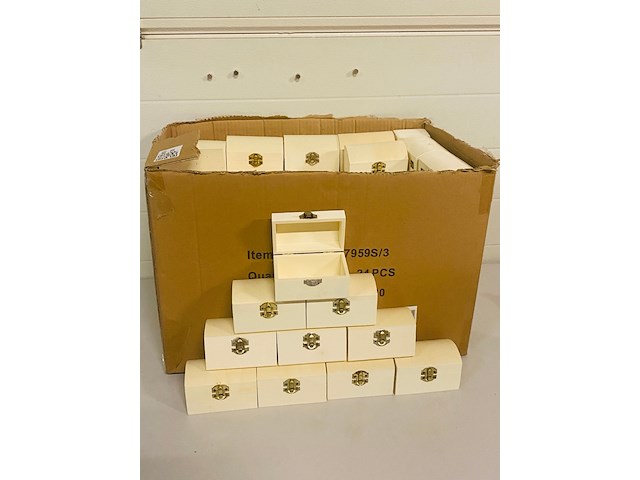 Ca. 73x houten schatkistjes - afbeelding 1 van  5