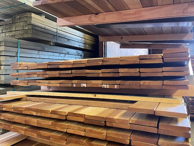 Ca. 74x guyana ipé country grade planken geschaafd, 18x90mm, lengte 300cm - afbeelding 3 van  3