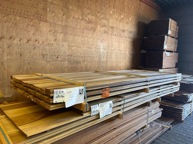 Ca. 74x guyana ipé country grade planken geschaafd, 18x90mm, lengte 300cm - afbeelding 3 van  3