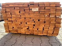 Ca. 74x guyana teak planken fijnbezaagd, 31x80mm, lengte 520cm - afbeelding 3 van  3