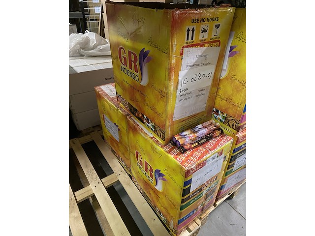 Ca. 750x pakjes diverse soorten wierrook - afbeelding 1 van  4