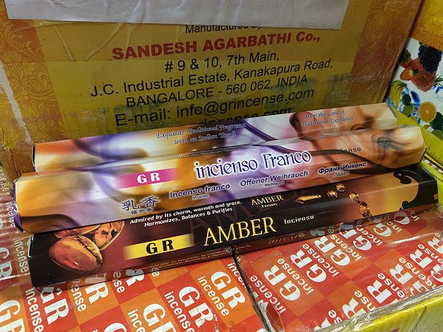 Ca. 750x pakjes diverse soorten wierrook - afbeelding 2 van  4