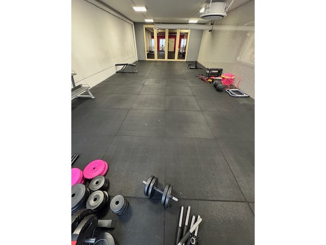 Ca. 75m2 fitnessvloer, zwart - afbeelding 1 van  3