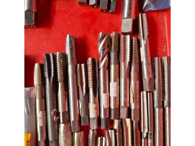Ca. 75x diverse machinetaps - afbeelding 2 van  11