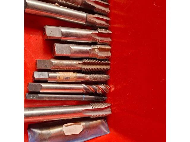 Ca. 75x diverse machinetaps - afbeelding 4 van  11