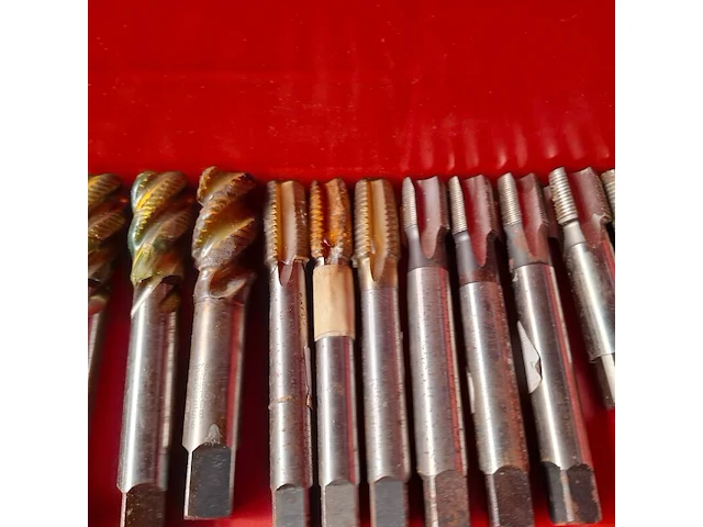 Ca. 75x diverse machinetaps - afbeelding 5 van  11