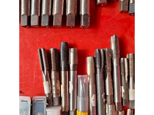 Ca. 75x diverse machinetaps - afbeelding 11 van  11