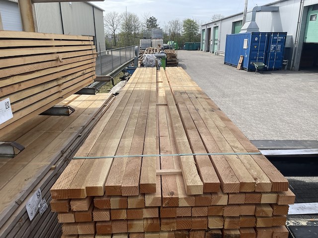 Ca. 75x douglas regels fijnbezaagd, 50x75mm, lengte 500cm - afbeelding 1 van  3
