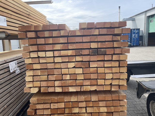Ca. 75x douglas regels fijnbezaagd, 50x75mm, lengte 500cm - afbeelding 2 van  3