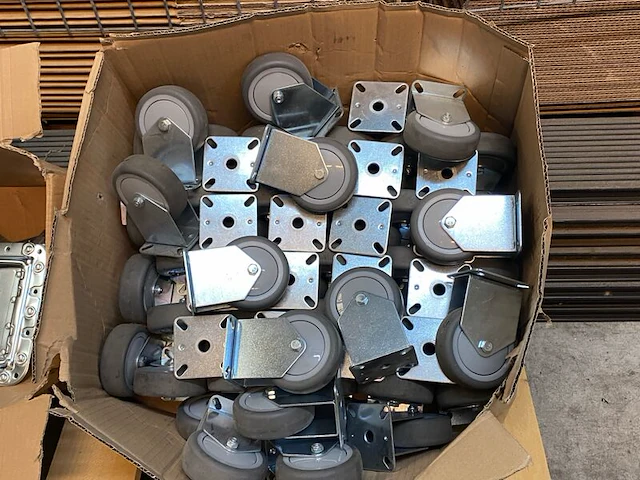 Ca. 75x stuks diverse wieltjes - afbeelding 5 van  9