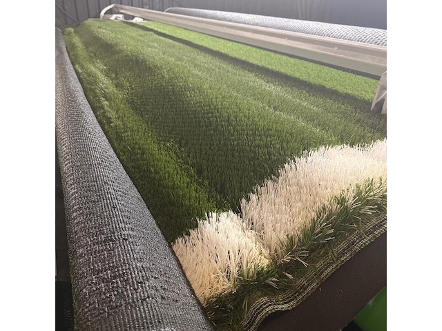Ca. 7,6m2 kunstgras, 50 mm hoog, blauw, wit - afbeelding 1 van  2