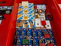 Ca. 76x diverse hangsloten o.a. abus