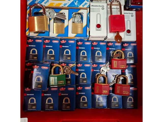Ca. 76x diverse hangsloten o.a. abus - afbeelding 2 van  4