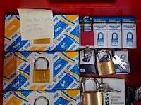 Ca. 76x diverse hangsloten o.a. abus - afbeelding 4 van  4