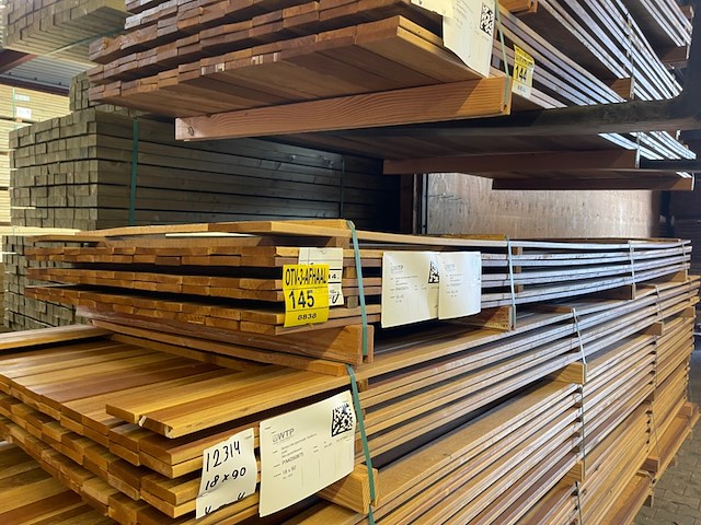 Ca. 76x guyana ipé country grade planken geschaafd, 18x90mm, lengte 350cm - afbeelding 2 van  3