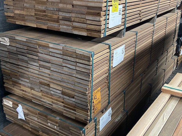 Ca. 76x guyana teak planken geschaafd, 21x120mm, lengte 305cm - afbeelding 4 van  4
