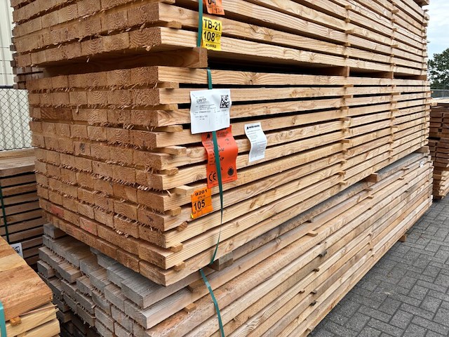 Ca. 77x douglas dakbalken fijnbezaagd, 50x150mm, lengte 400cm - afbeelding 4 van  4