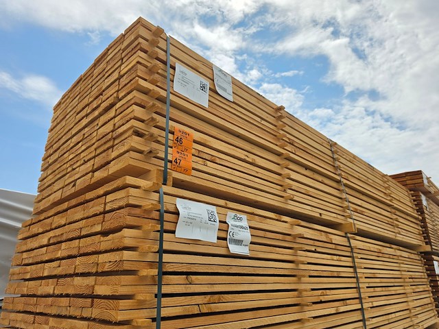 Ca. 77x douglas planken fijnbezaagd, 25x150mm, lengte 400cm - afbeelding 4 van  4