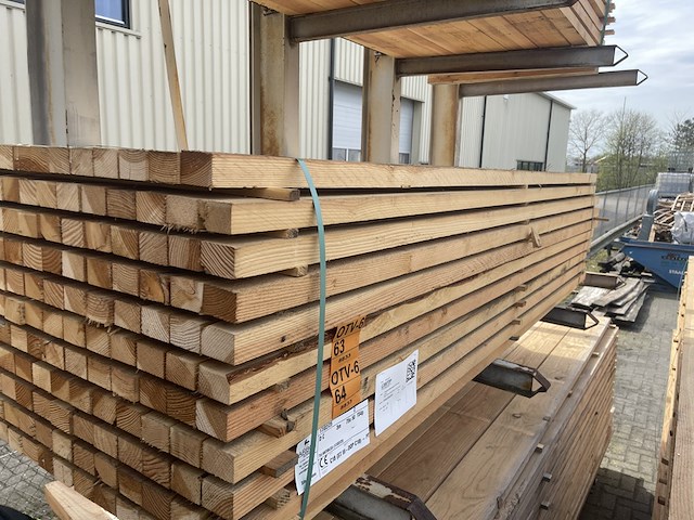 Ca. 77x douglas regels fijnbezaagd, 50x75mm, lengte 300cm - afbeelding 3 van  3
