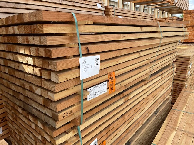 Ca. 77x douglas regels fijnbezaagd, 50x75mm, lengte 300cm - afbeelding 4 van  4