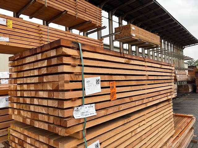 Ca. 77x douglas regels fijnbezaagd, 50x75mm, lengte 300cm - afbeelding 4 van  4