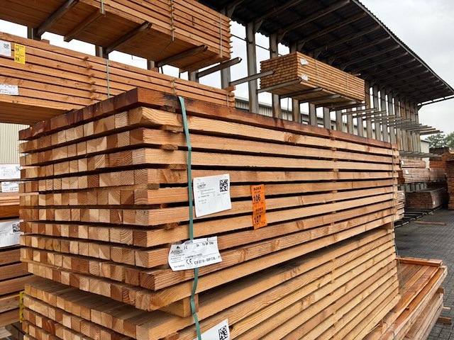 Ca. 77x douglas regels fijnbezaagd, 50x75mm, lengte 300cm - afbeelding 4 van  4