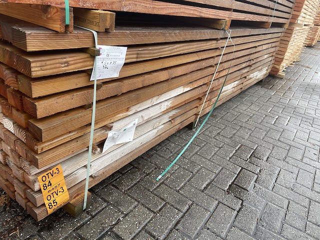 Ca. 77x douglas regels fijnbezaagd, 50x75mm, lengte 400cm - afbeelding 4 van  4