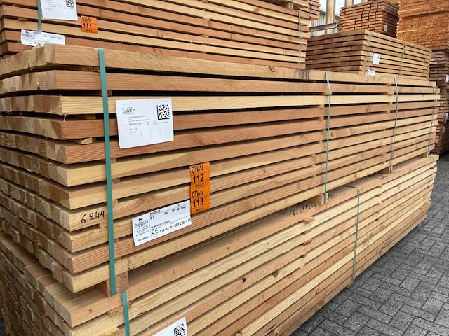 Ca. 77x douglas regels fijnbezaagd, 50x75mm, lengte 400cm - afbeelding 4 van  4