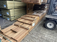 Ca. 77x guyana teak palen geschaafd, 45x45mm, lengte 16/185cm, 15/215cm, 22/245cm, 24/275cm - afbeelding 2 van  3