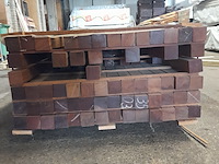 Ca. 77x hardhouten paal, 6,8 x 6,8 x 100 cm en 6,8 x 6,8 x 150 cm - afbeelding 2 van  4