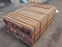 Ca. 77x hardhouten paal, 6,8 x 6,8 x 100 cm en 6,8 x 6,8 x 150 cm - afbeelding 3 van  4