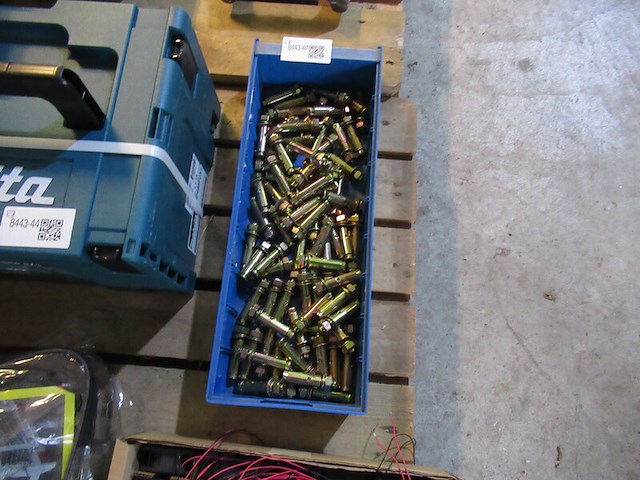 Ca. 77x keilbouten - afbeelding 1 van  1