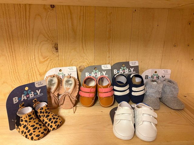 Ca. 77x paar babyschoenen - mixpartij - afbeelding 1 van  3